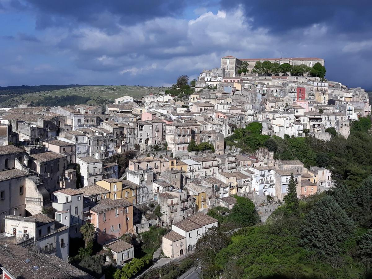 La Nicchia Villa Ragusa Luaran gambar